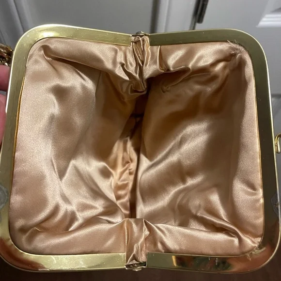 Town and Country Vintage 1960s Kiss Clasp Structured Fabric Handbag - Picture 3 of 10